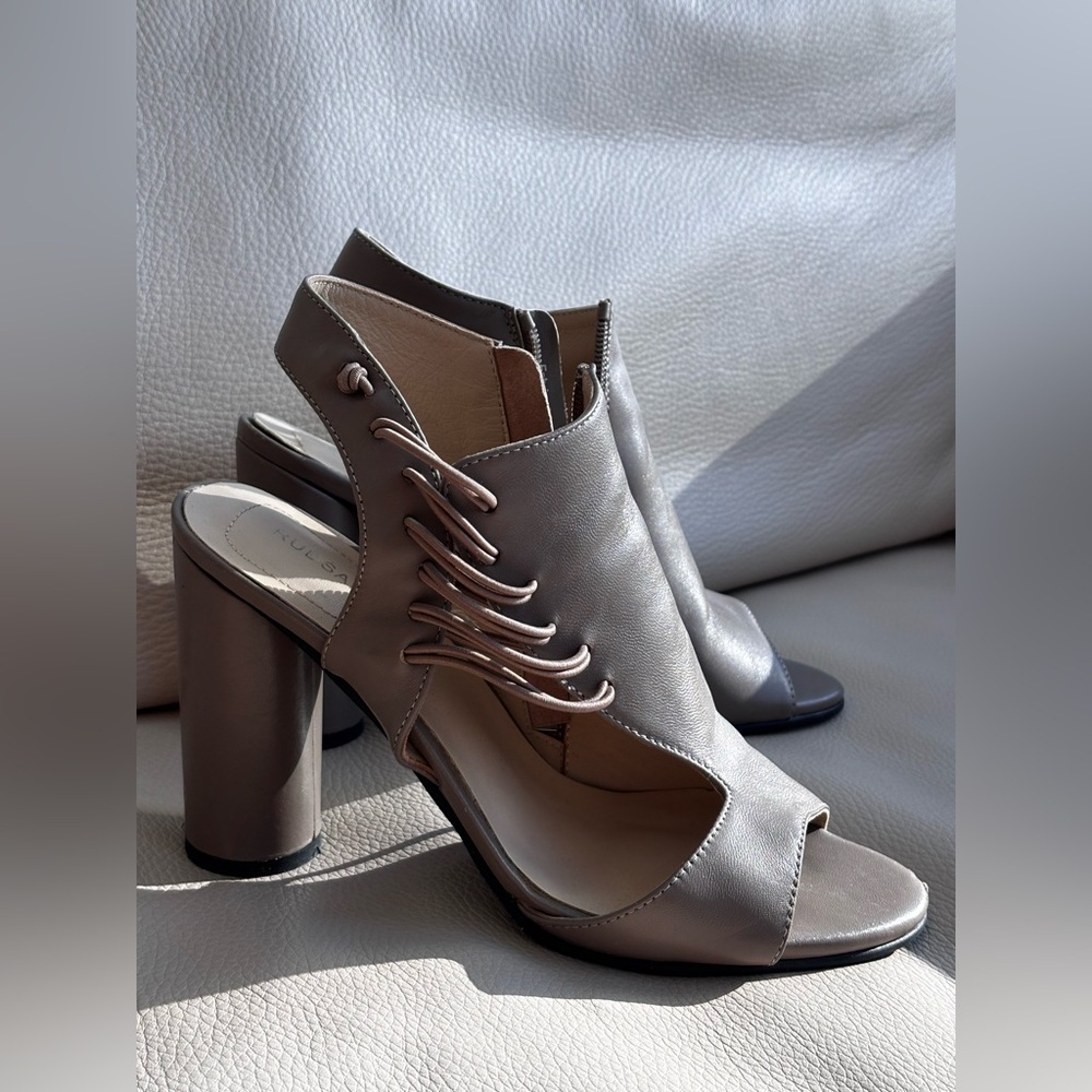 Very Chic Rudsak Heels 🔥🔥 - Picture 2 of 8